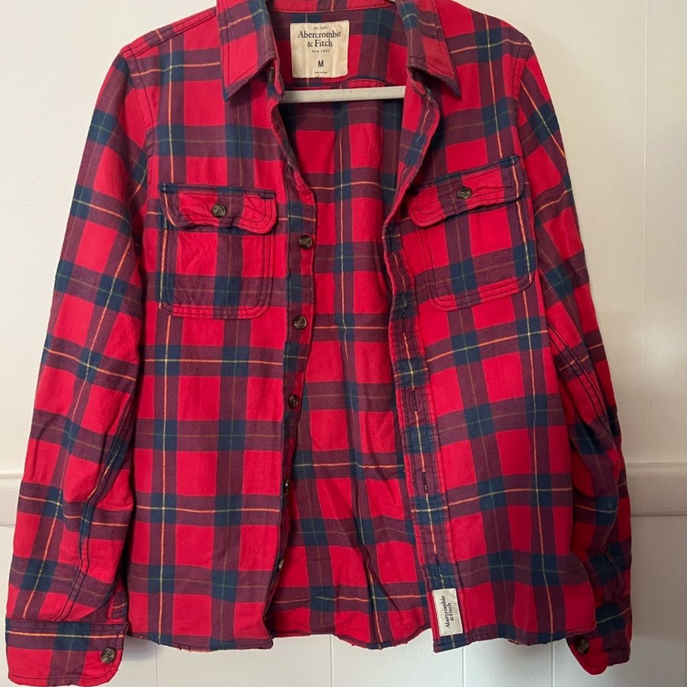 Abercrombie & Fitch distressed men’s red plaid flannel, small